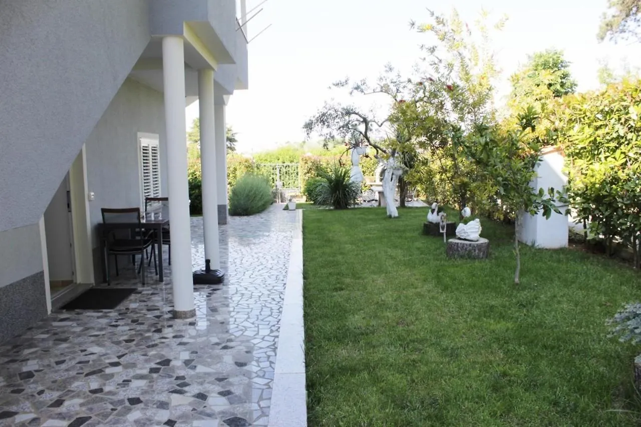 Apartments Titonel Savudrija Gasthof