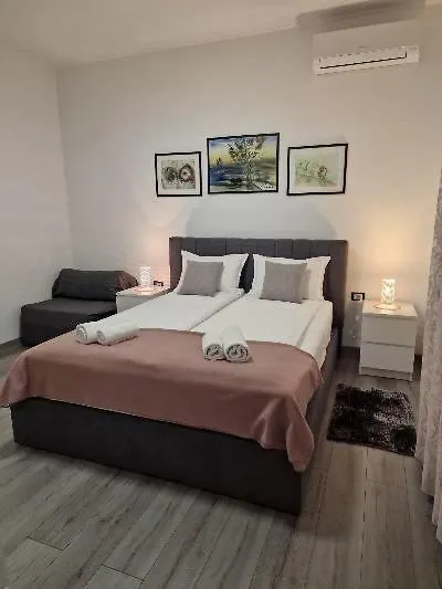 Apartments Titonel サヴドリア ゲストハウス