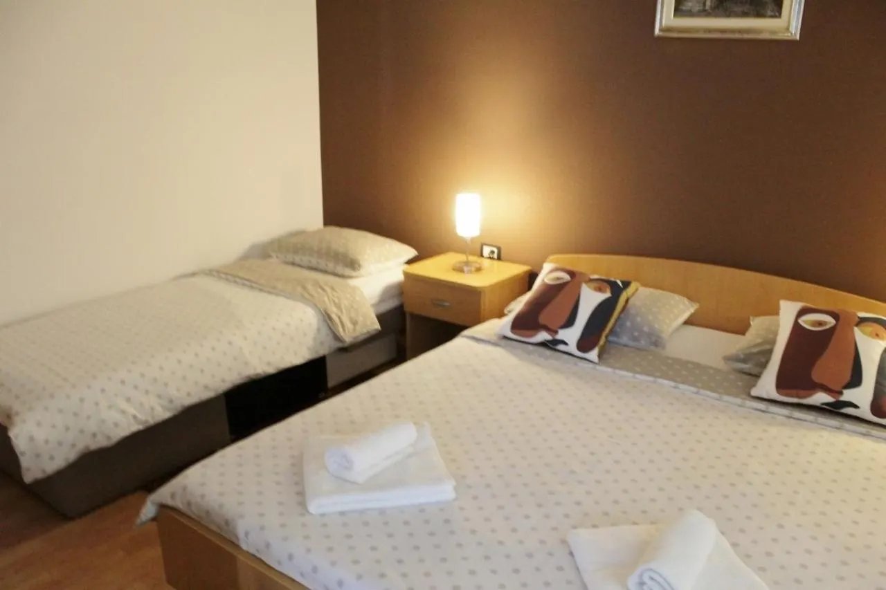 Apartments Titonel Savudrija Guest house